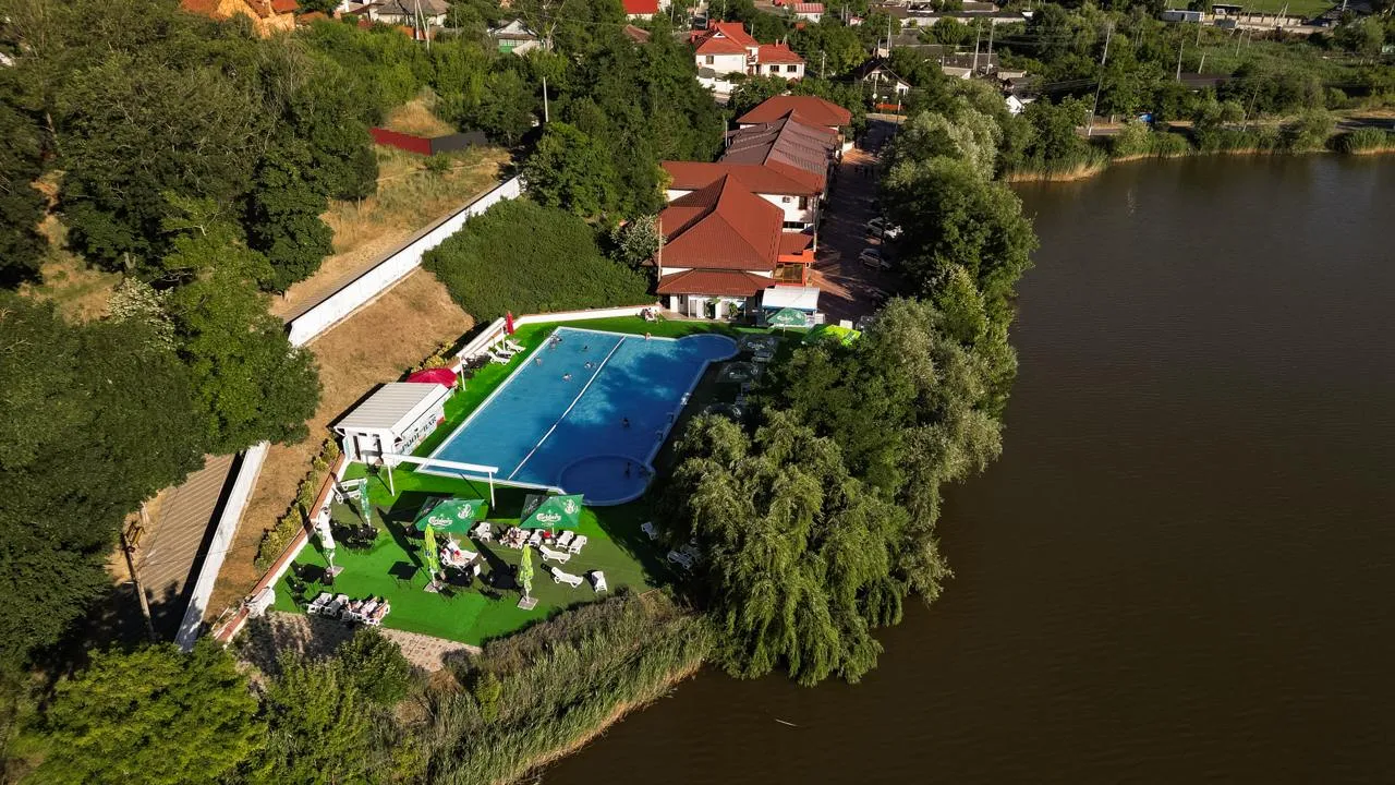 Afacere gata făcută, 1 600 m² — Imagine 4