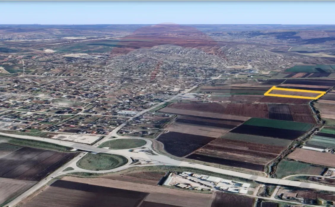 Commercial Land, 83 ares — Image 2