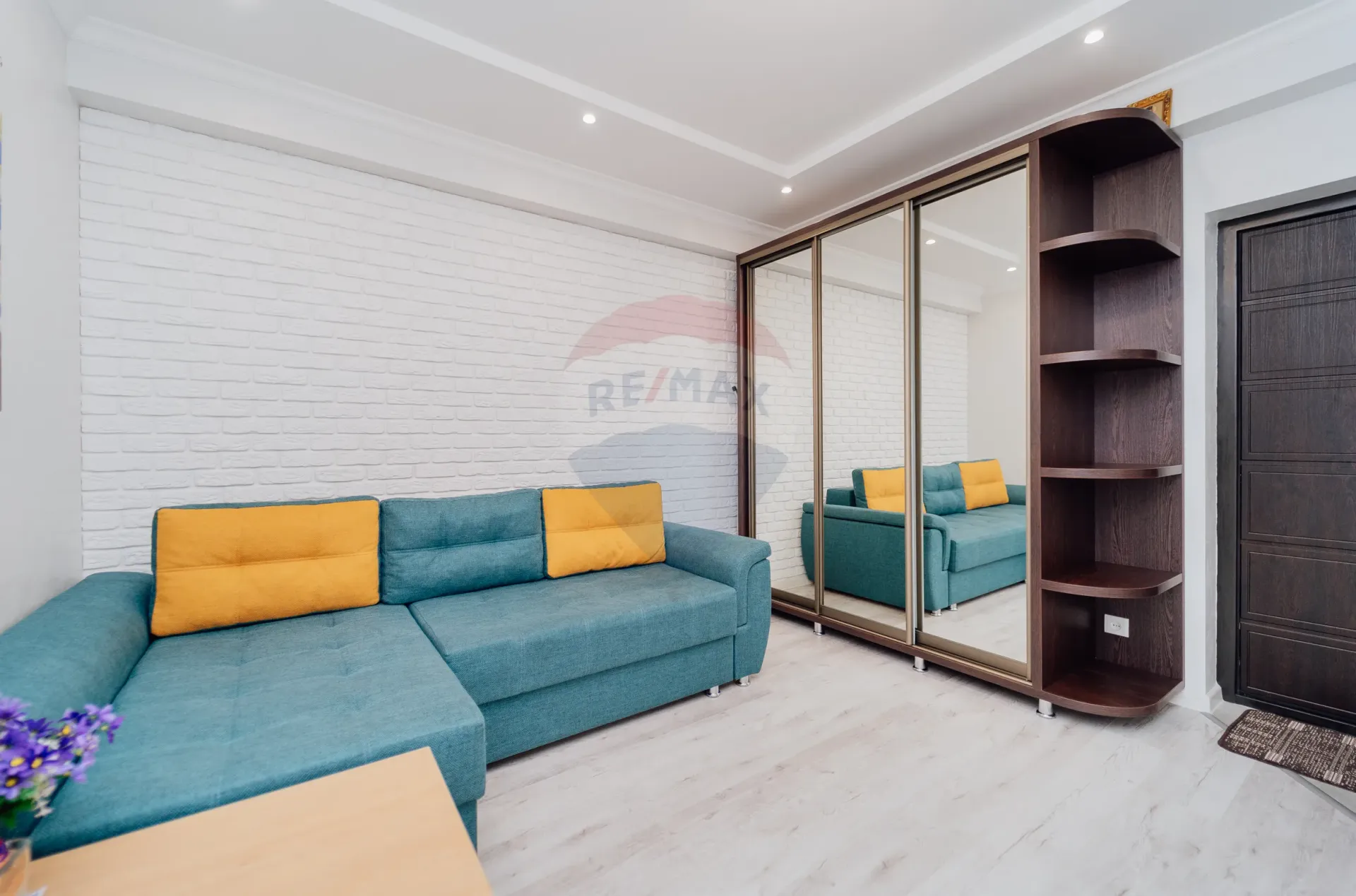 1-bedroom apartment, 48.4 m² — Image 1