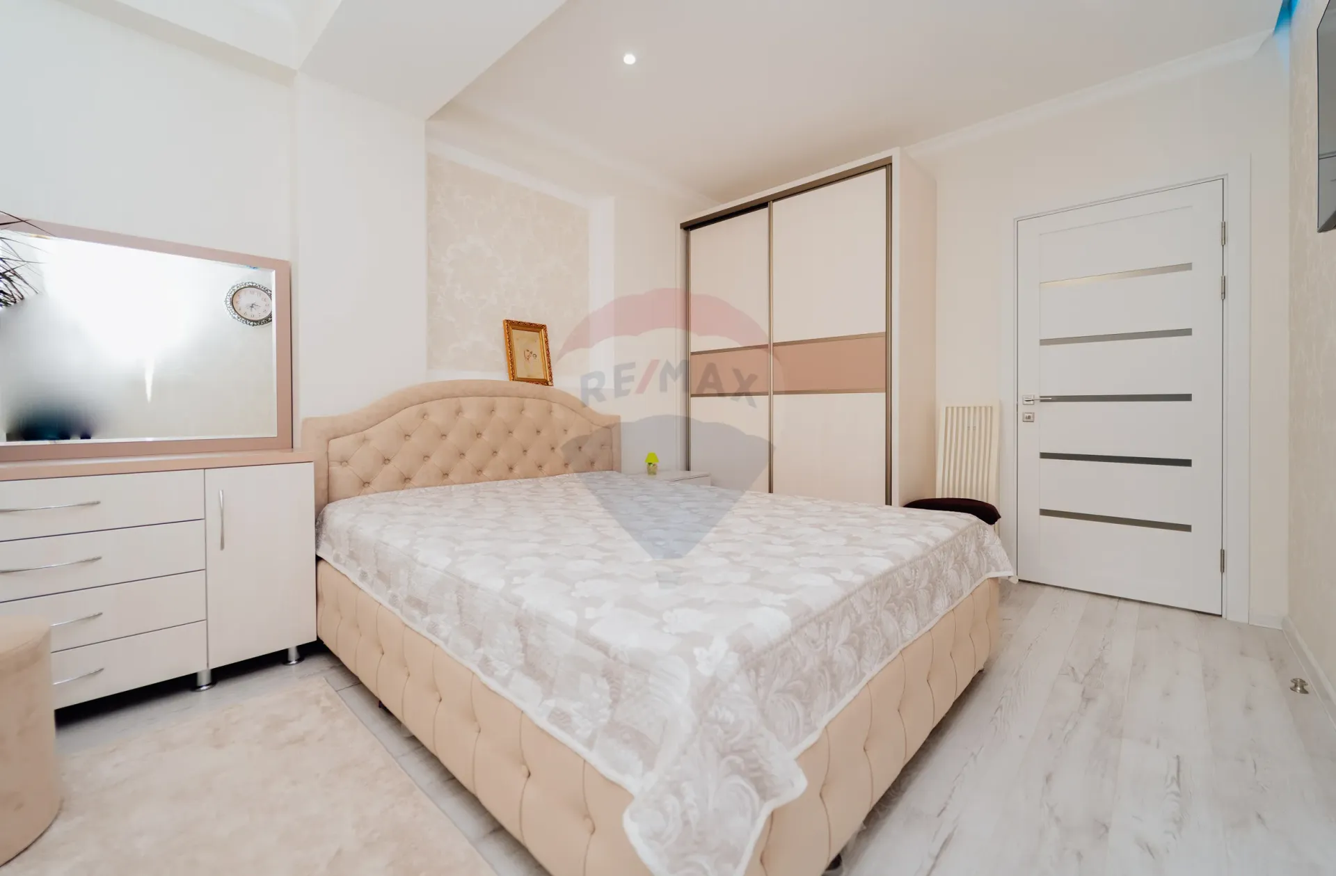 1-bedroom apartment, 48.4 m² — Image 3