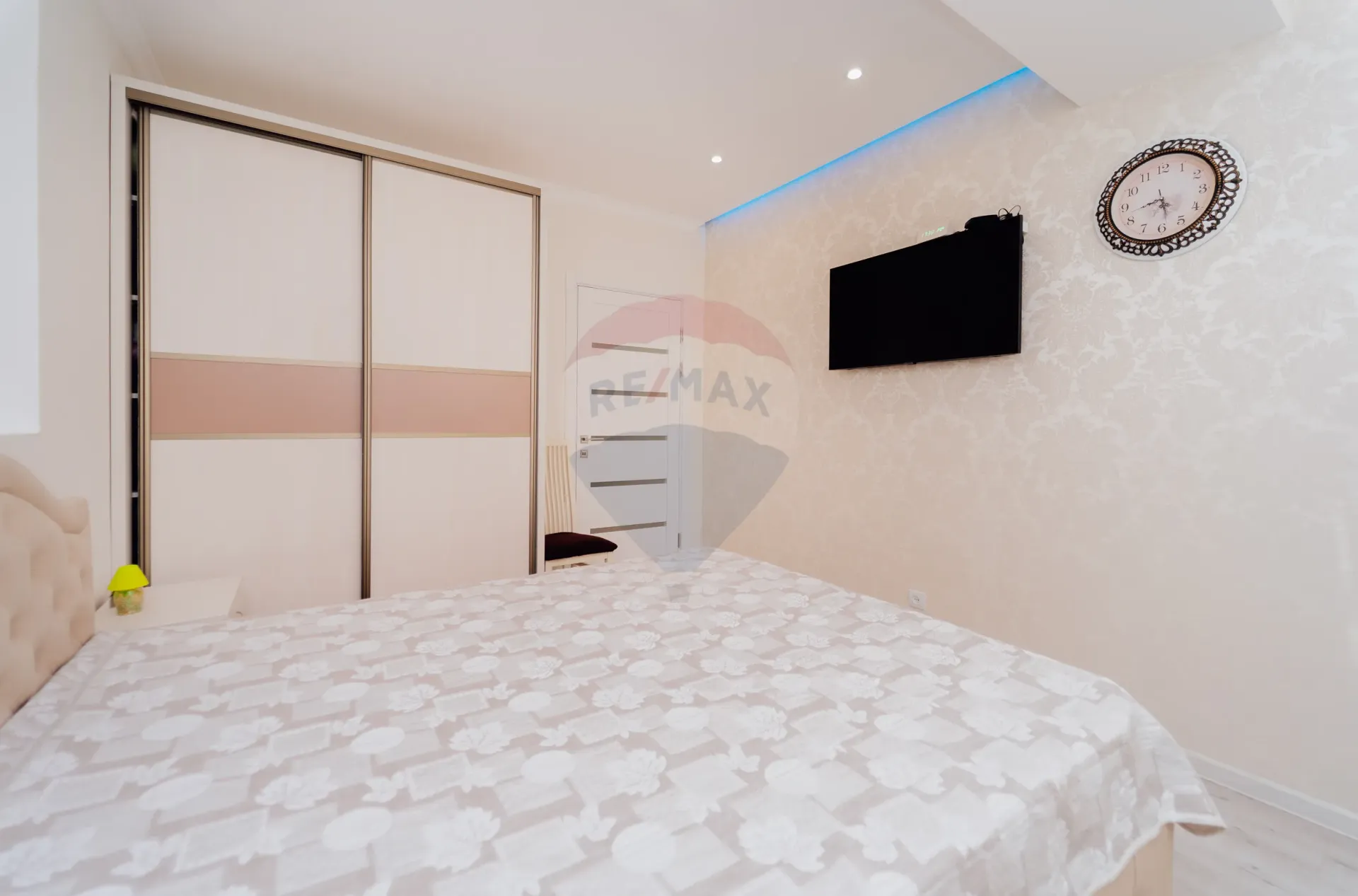 1-bedroom apartment, 48.4 m² — Image 15