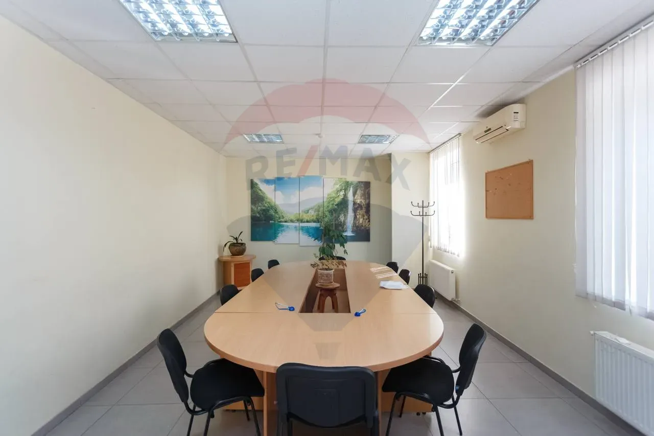 Free-purpose property, 276.8 m² — Image 1