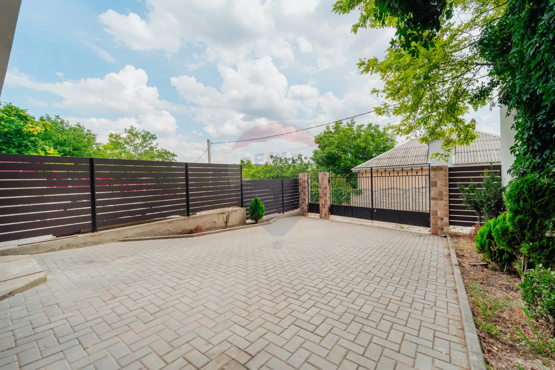 3-floor house, 200 m² — Image 7