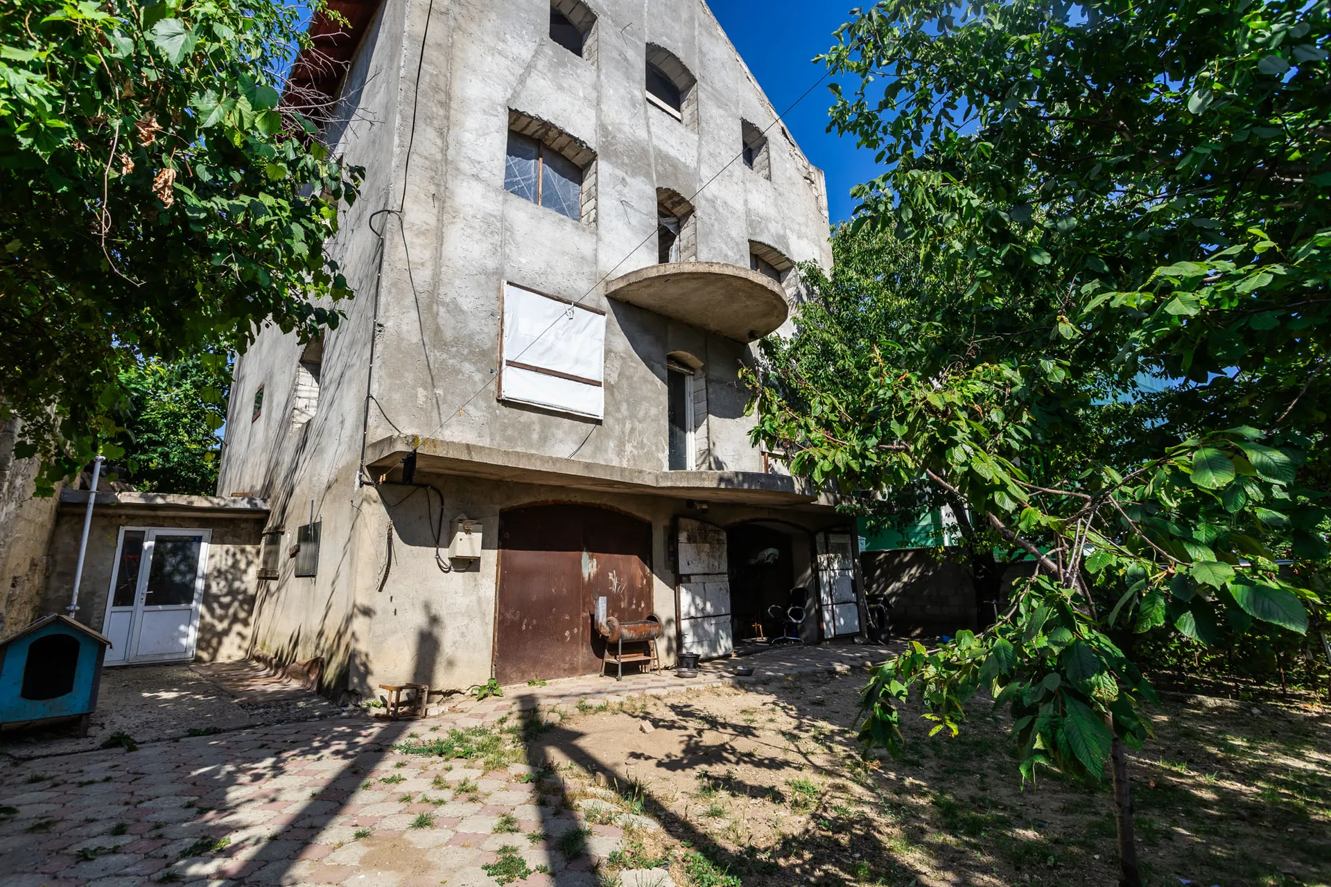 3-floor house, 250 m² — Image 4