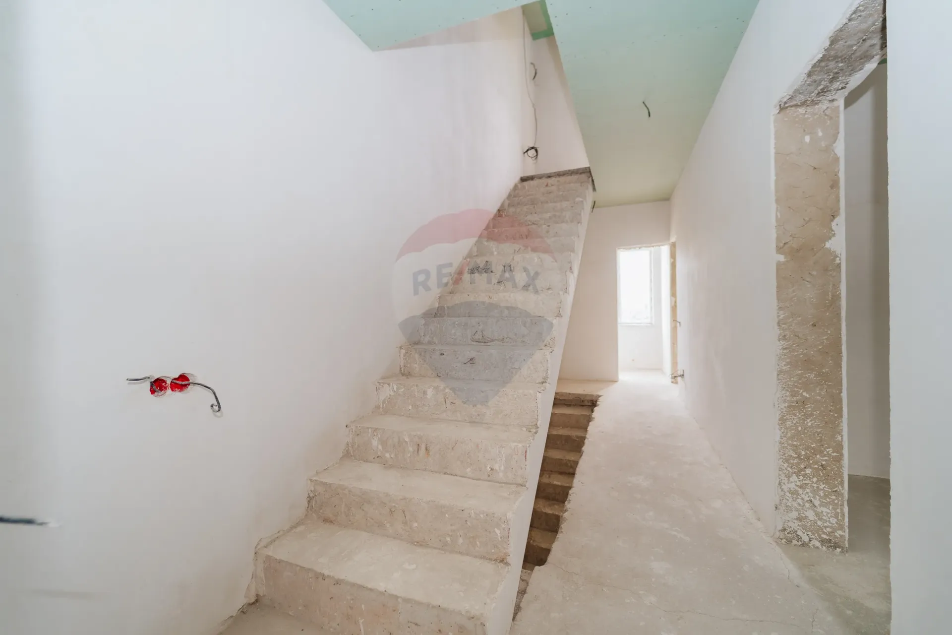 3-floor house, 200 m² — Image 4