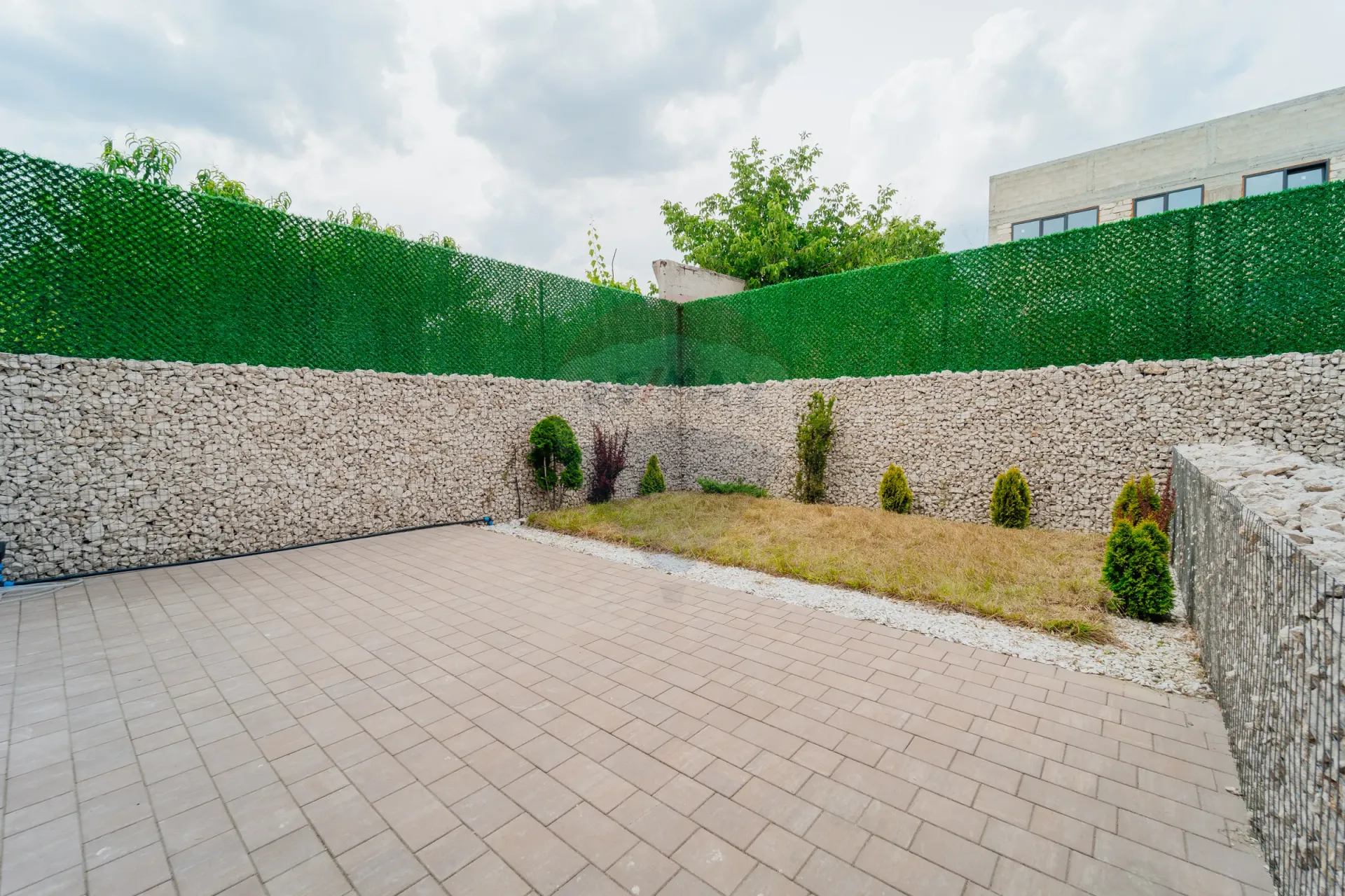 3-floor house, 200 m² — Image 17