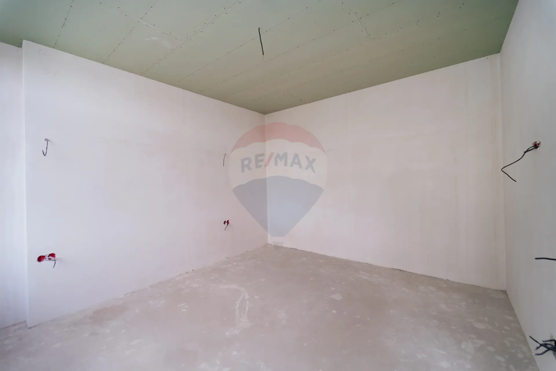 3-floor house, 200 m² — Image 11