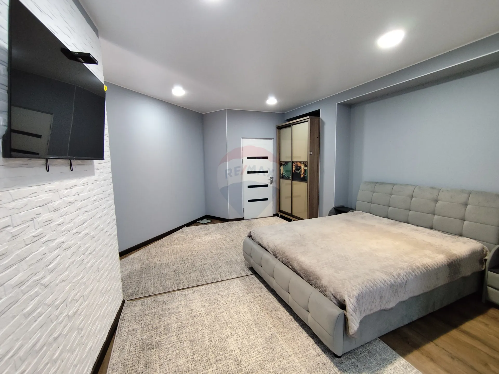 2-bedroom apartment, 92 m² — Image 11