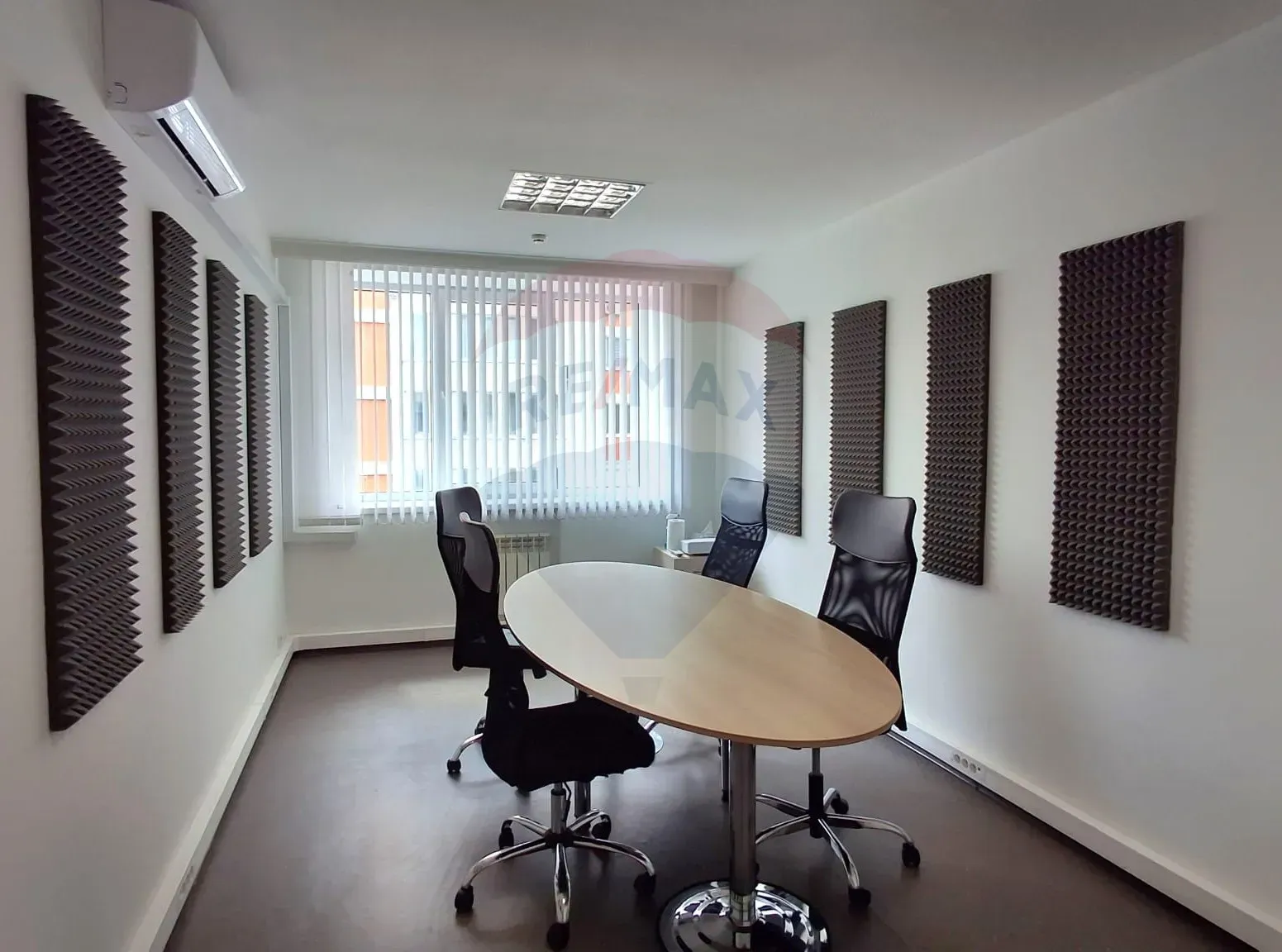 1-bedroom office, 200 m² — Image 1