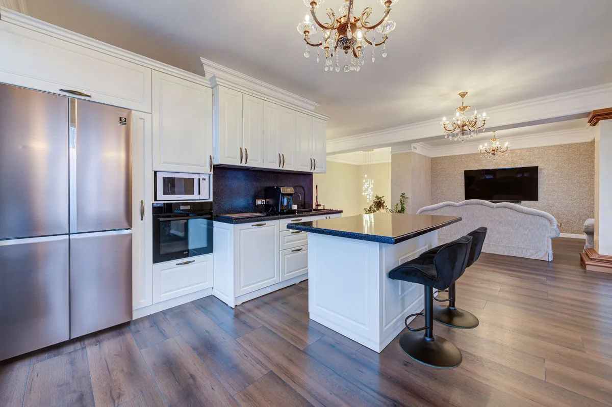 3-bedroom apartment, 220 m² — Image 2