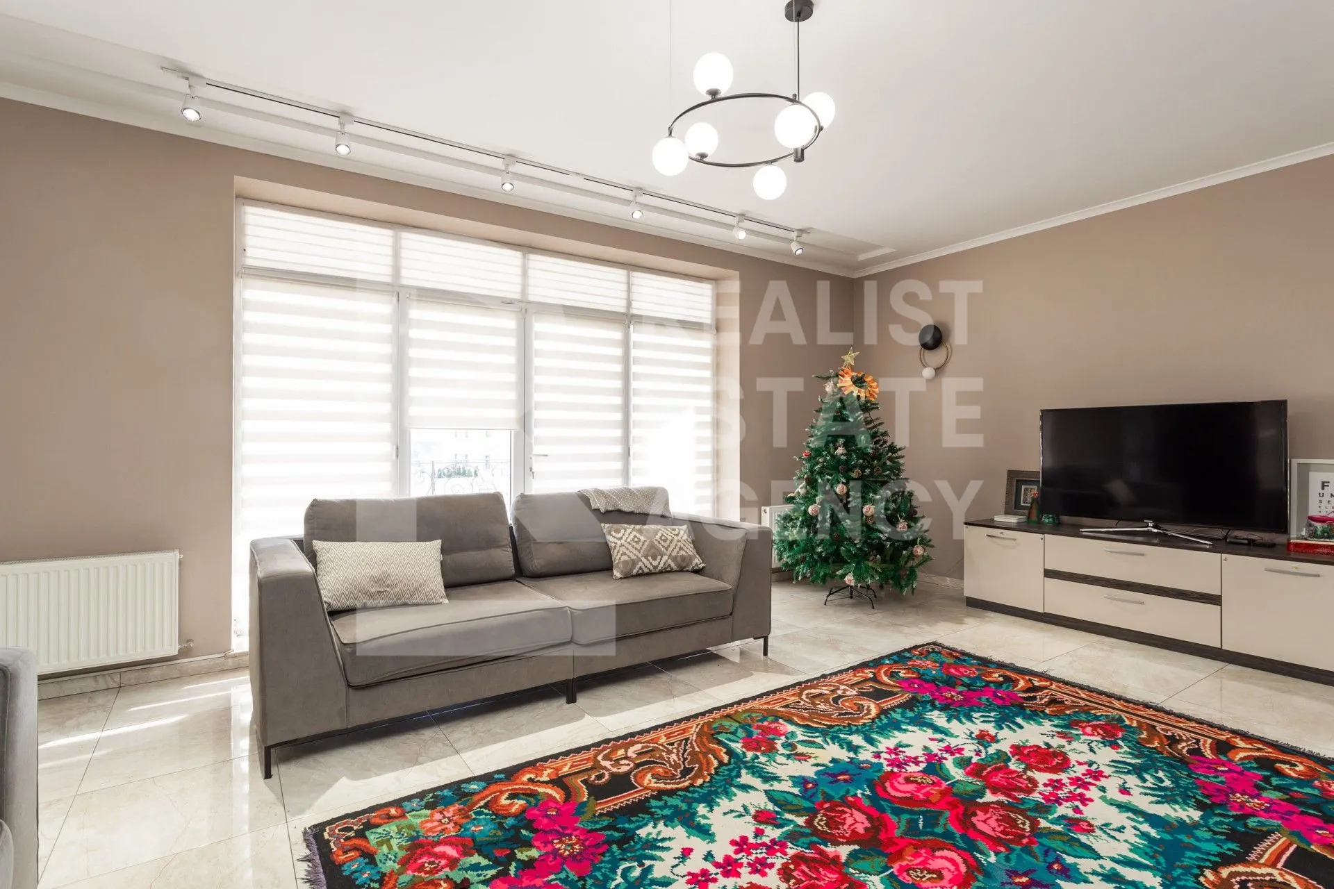 3-etaje casă, 500 m² — Imagine 3