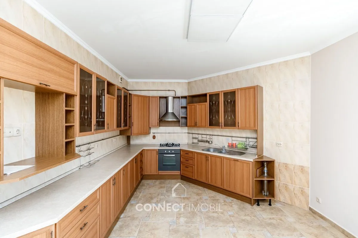 Spațiu comercial, 400 m² — Imagine 2