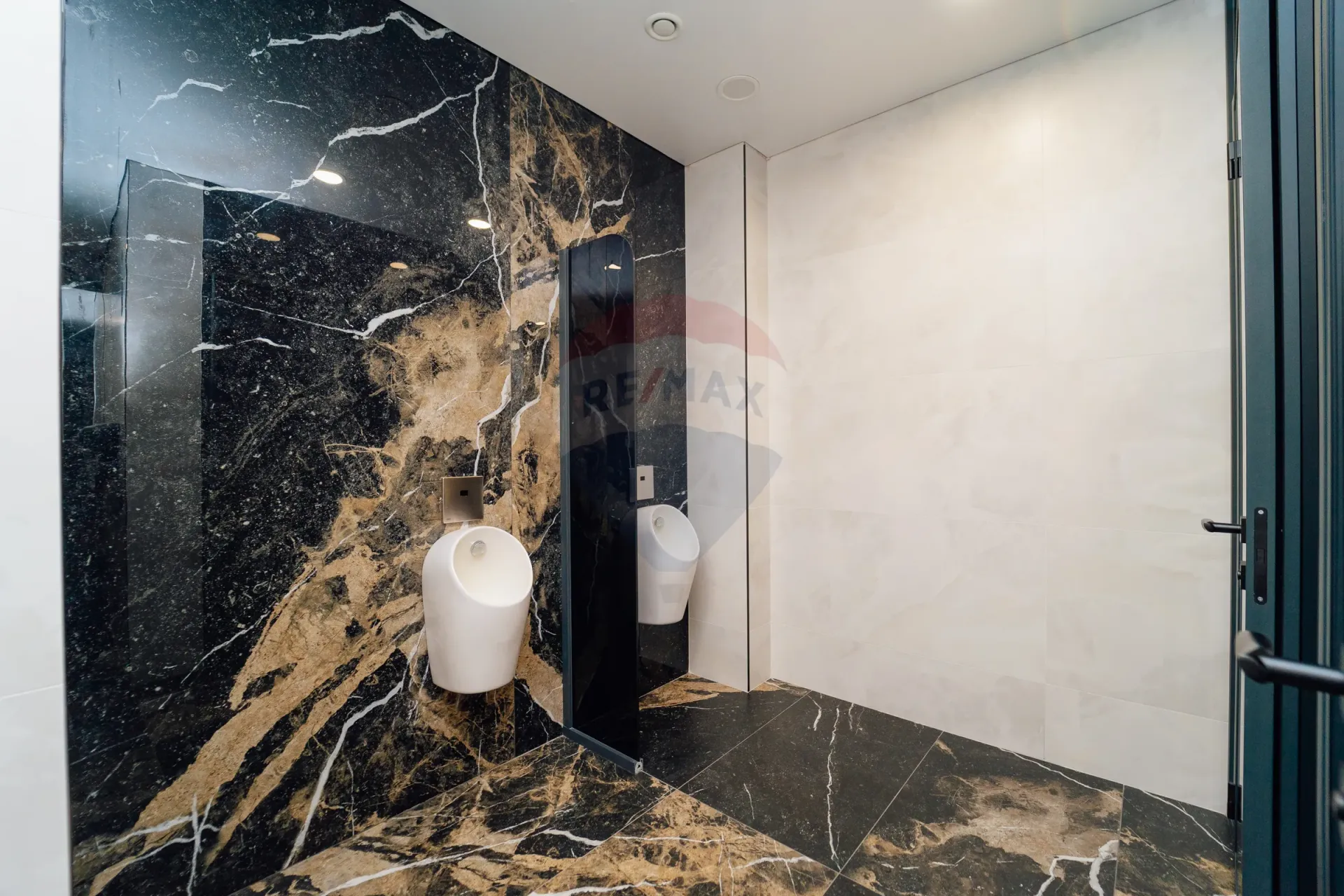 1-bedroom office, 130 m² — Image 3