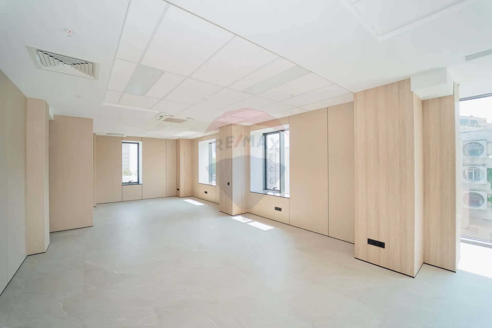 1-bedroom office, 120 m² — Image 5