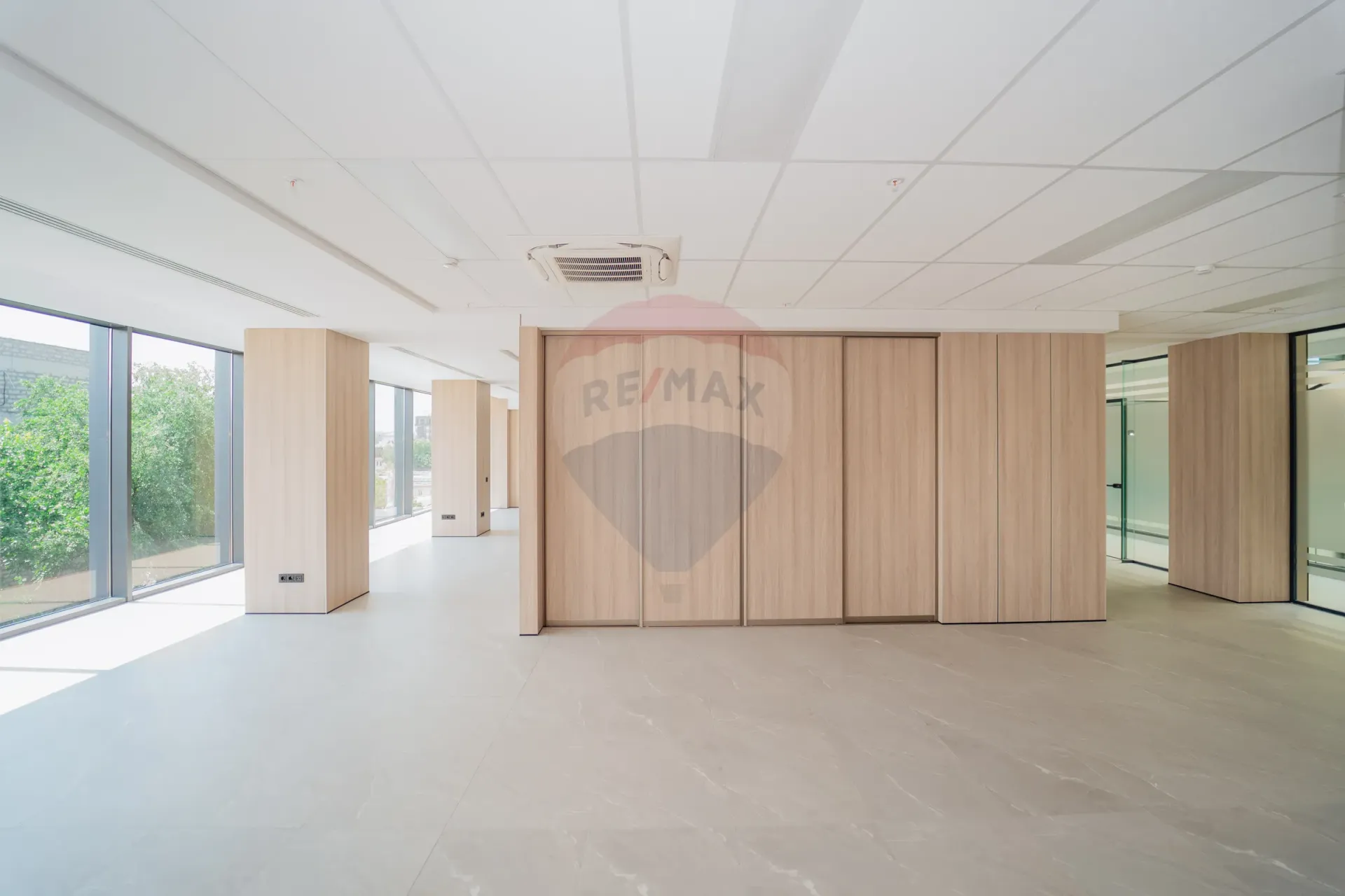1-bedroom office, 120 m² — Image 1