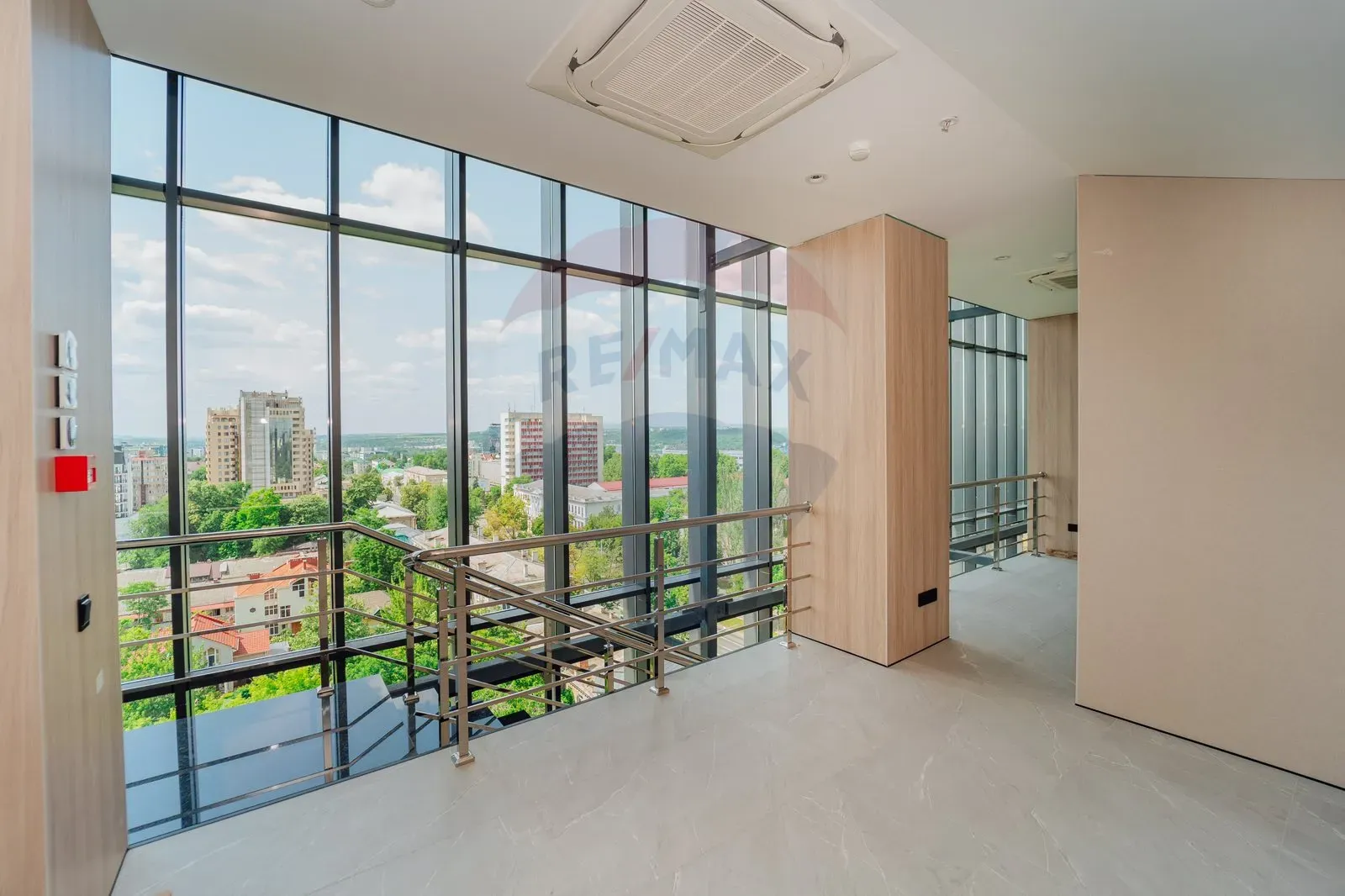 1-bedroom office, 170 m² — Image 2