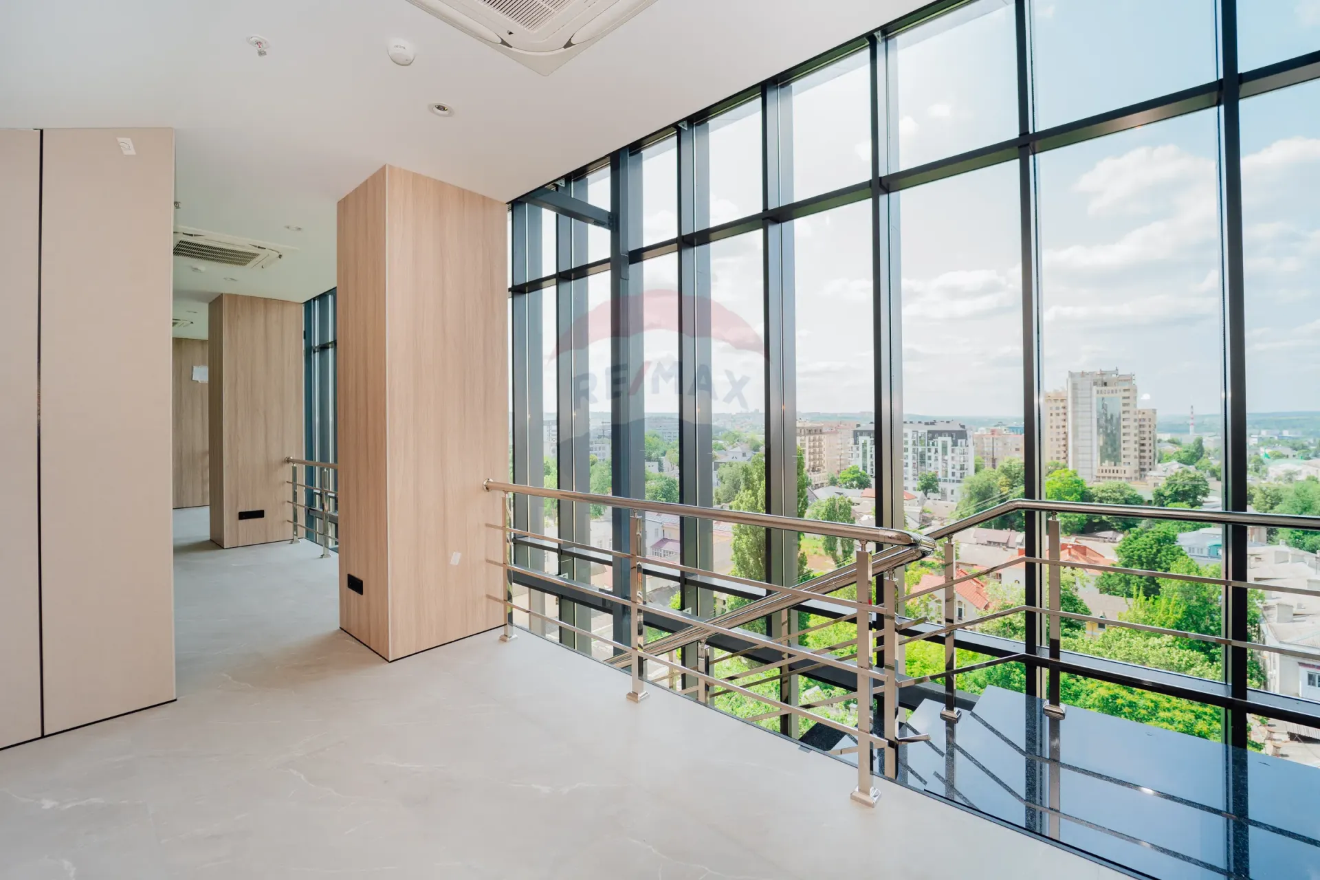 1-bedroom office, 132 m² — Image 2