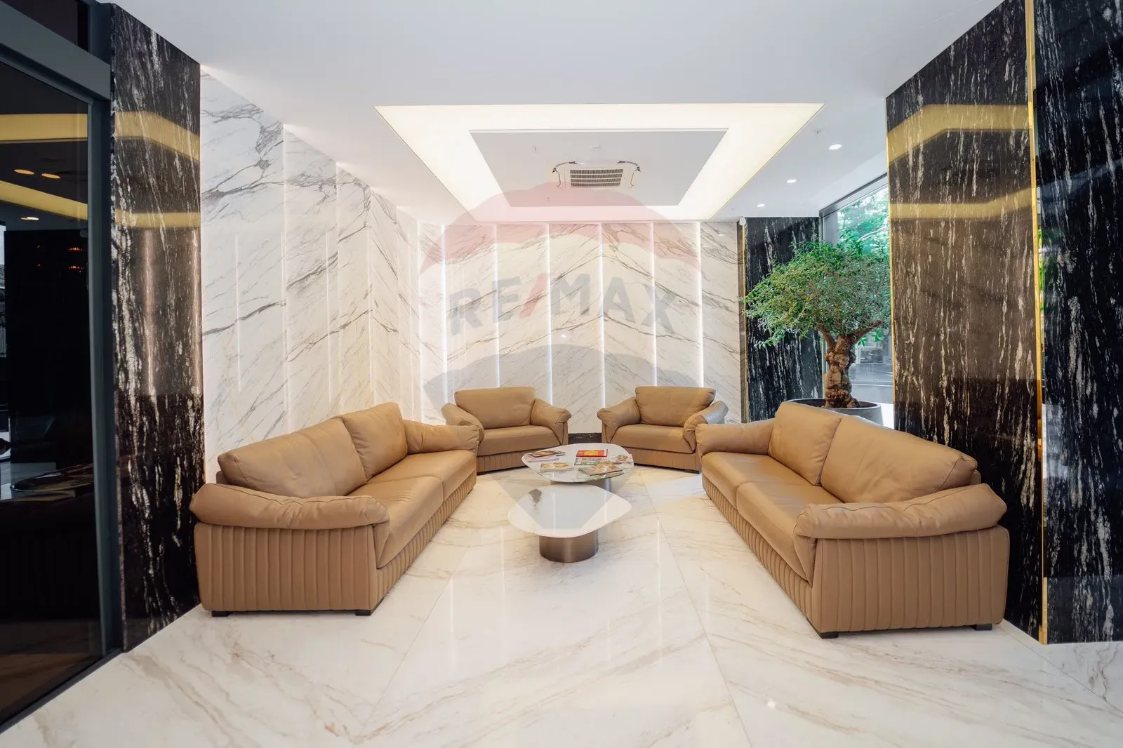 1-bedroom office, 170 m² — Image 2