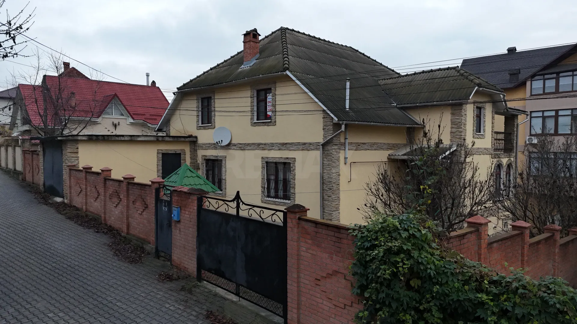 3-floor house, 315 m² — Image 20