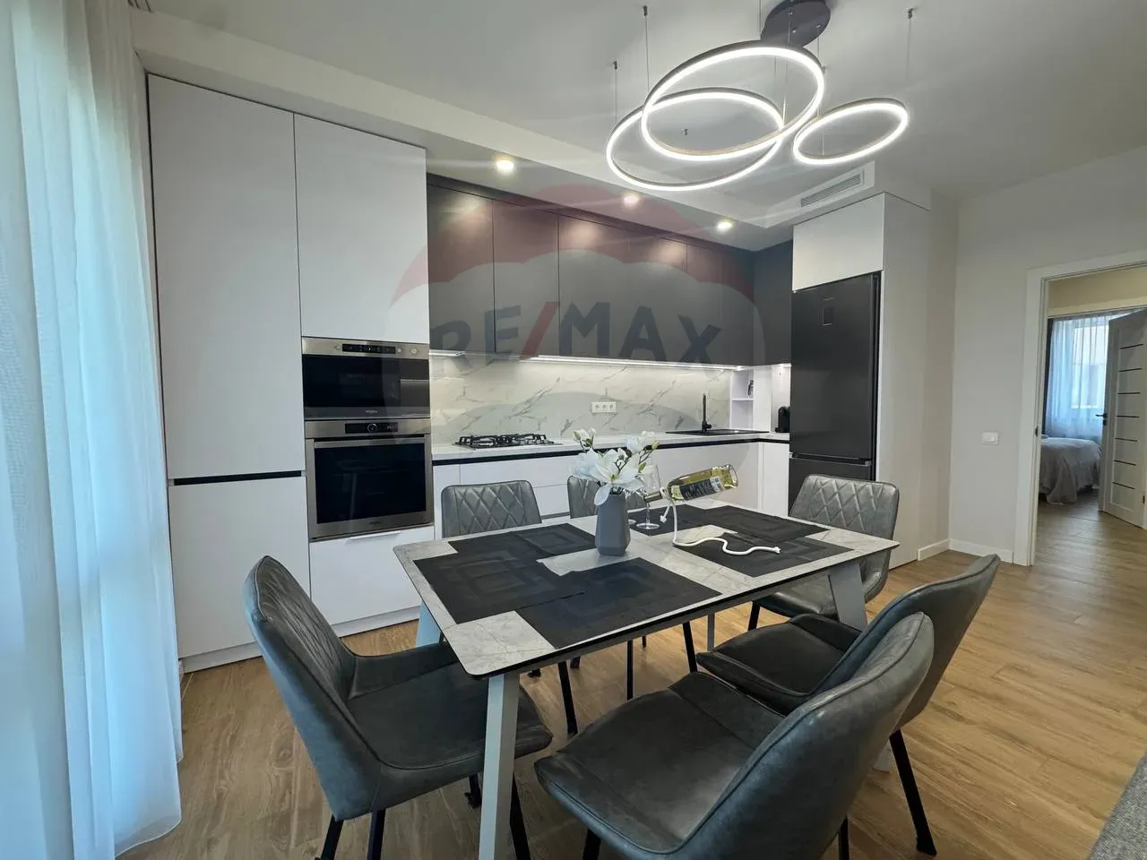 2-bedroom apartment, 87 m² — Image 2