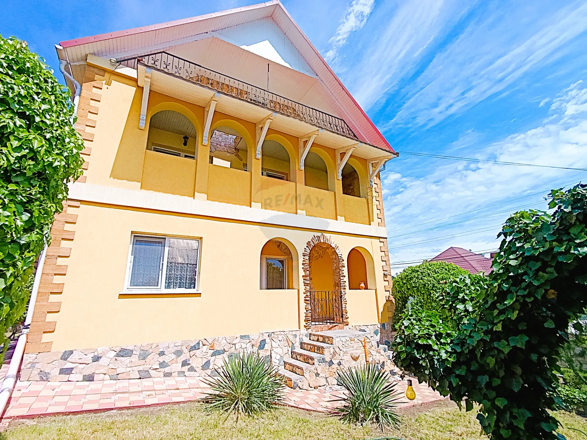 2-floor house, 195 m² — Image 1