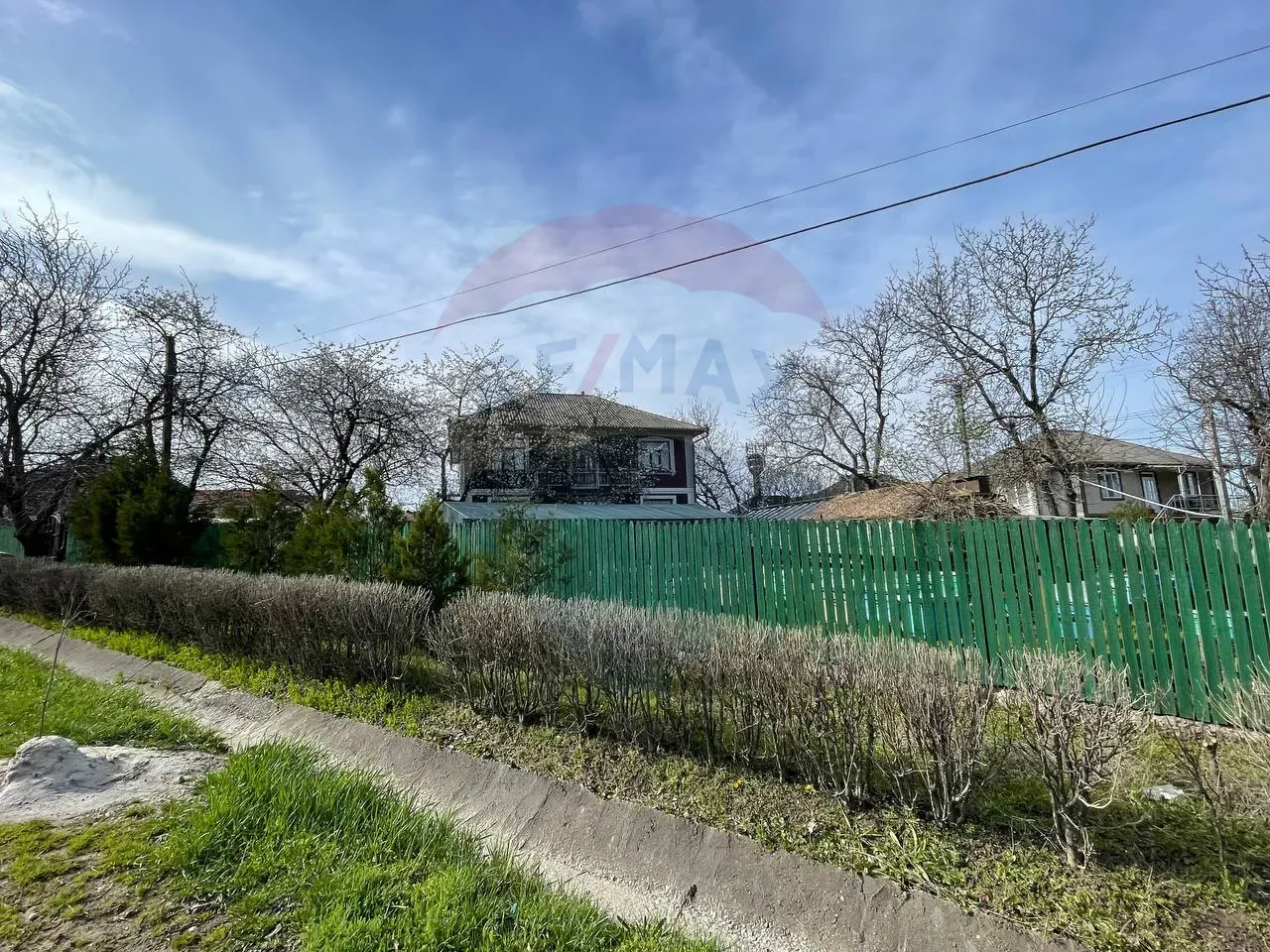 2-floor house, 220 m² — Image 1