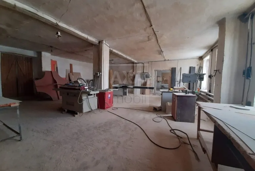 Spațiu comercial, 350 m² — Imagine 1