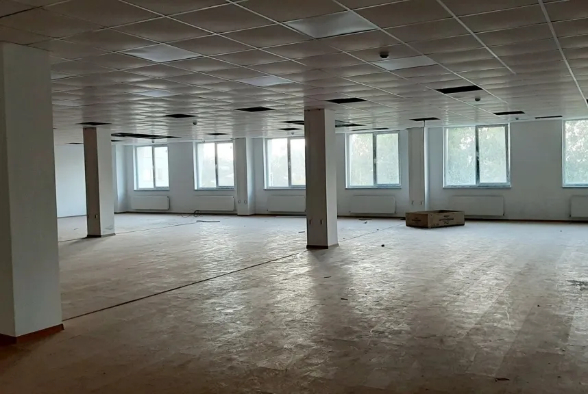 1-bedroom office, 300 m² — Image 2
