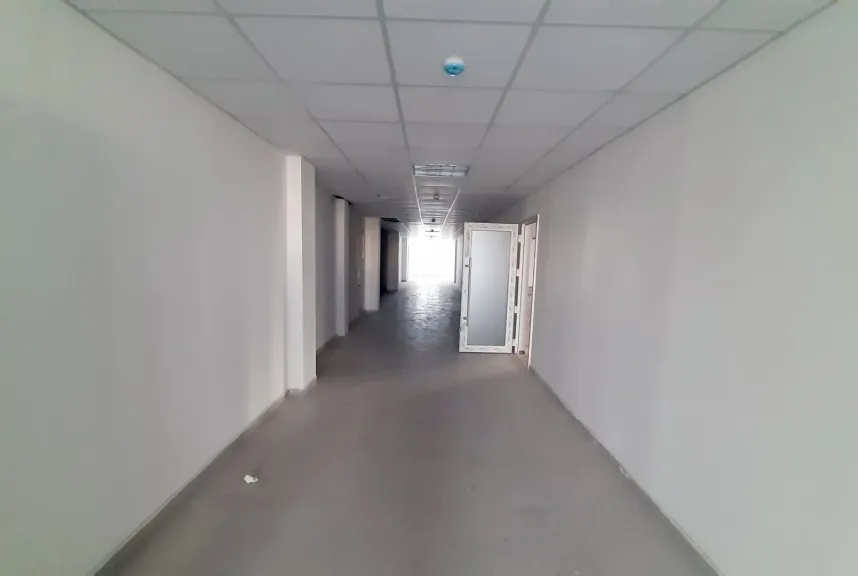 1-bedroom office, 300 m² — Image 4