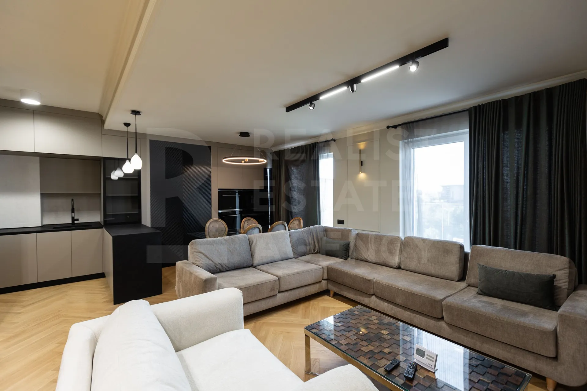 3-комнатная квартира, 128 м² — Изображение 1