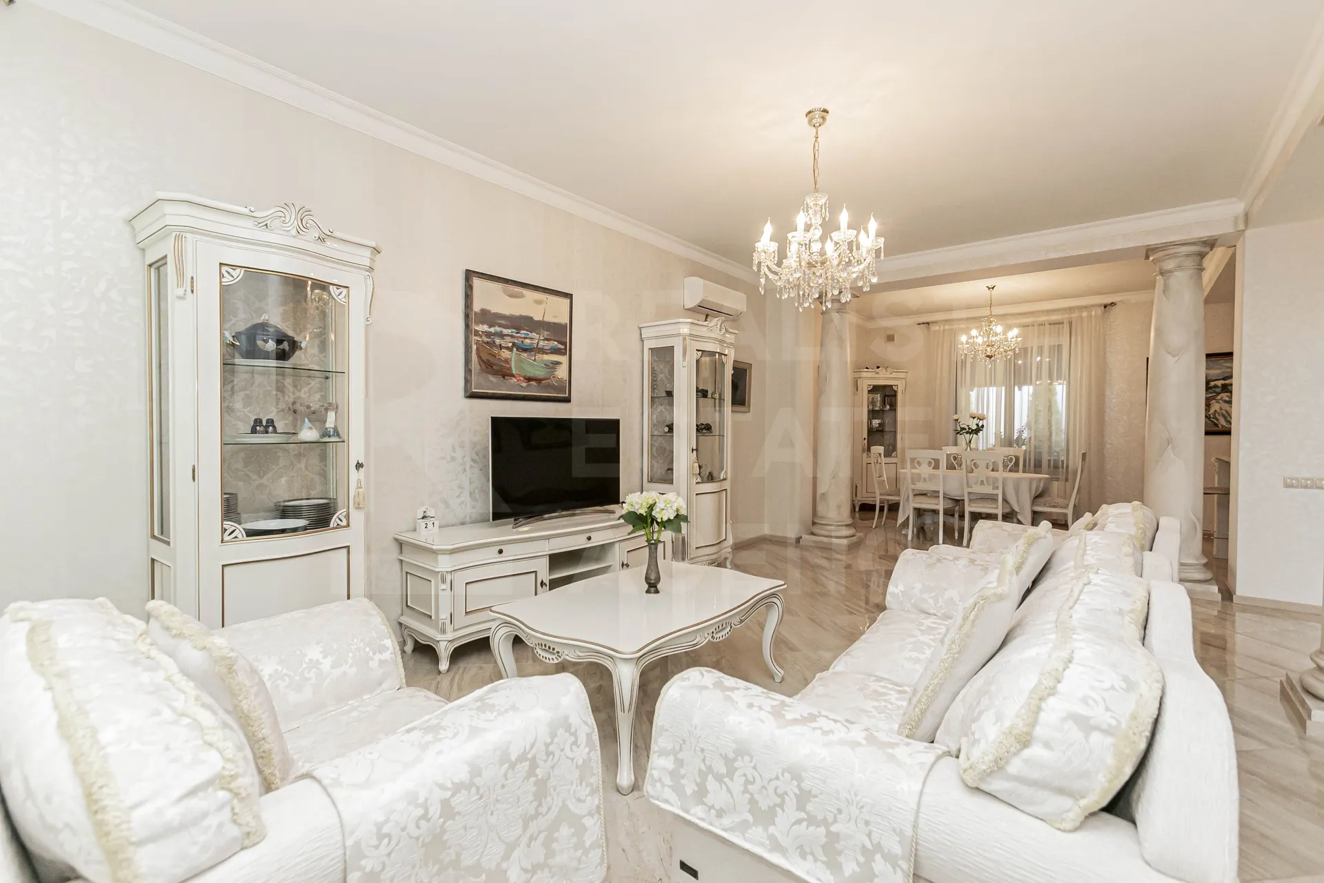 3-этажный дом, 5 комнат, 180 м² — Изображение 1