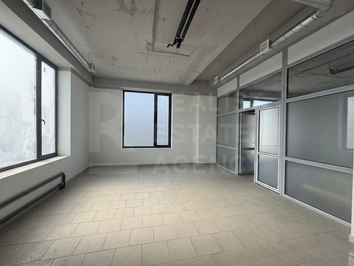 1-camere birou, 100 m² — Imagine 1