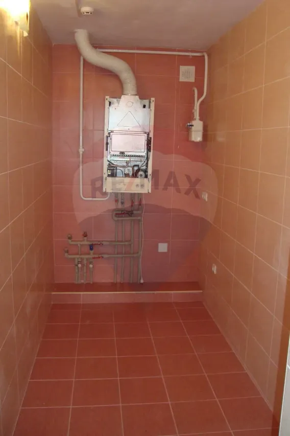 Free-purpose property, 200 m² — Image 8