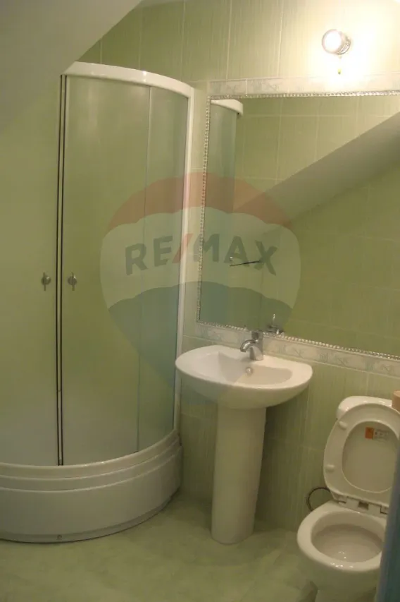 Free-purpose property, 200 m² — Image 2