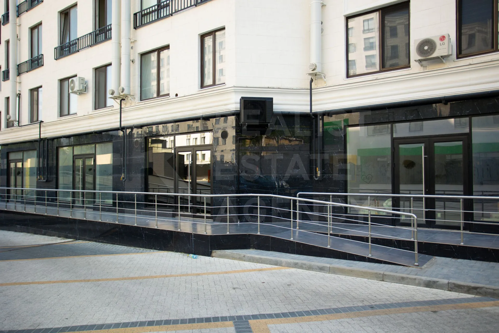 Spațiu comercial, 81.4 m² — Imagine 1
