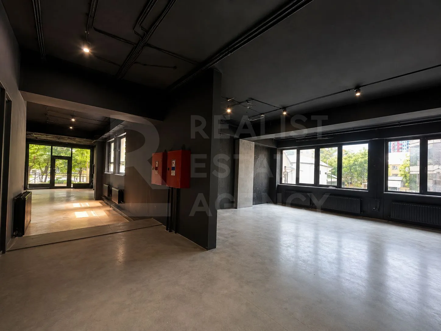 Spațiu comercial, 208 m² — Imagine 1