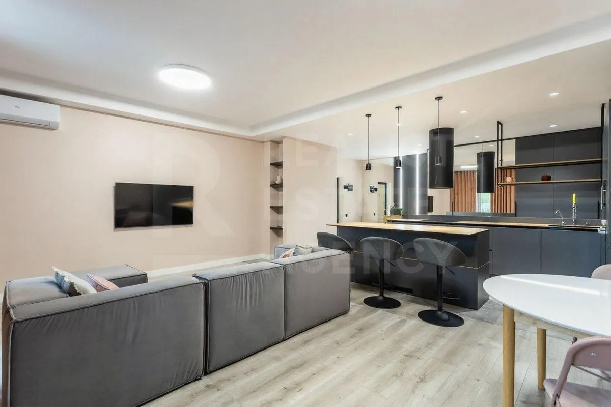 2-комнатная квартира, 84 м² — Изображение 1