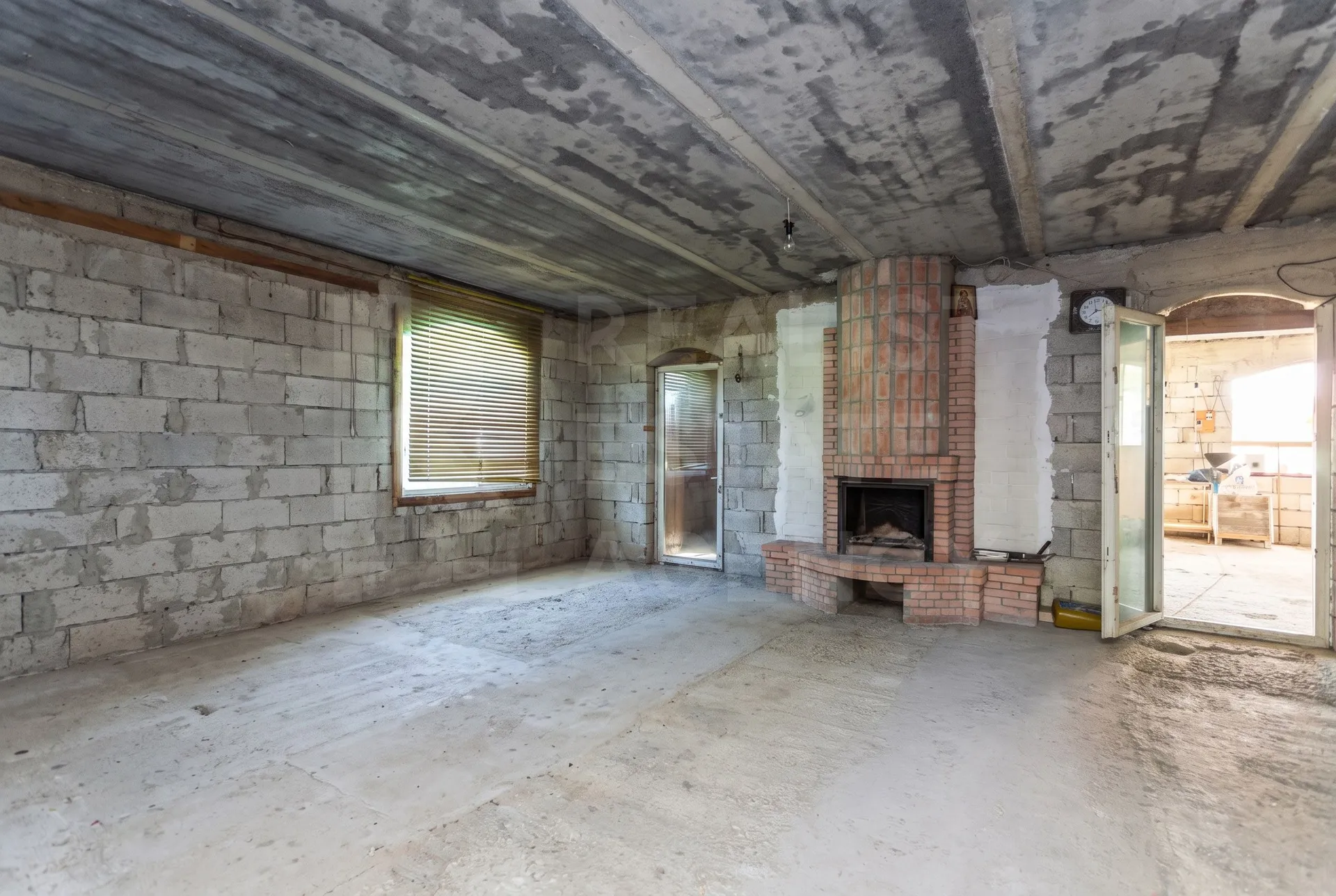 3-floor house, 5 rooms, 250 m² — Image 2