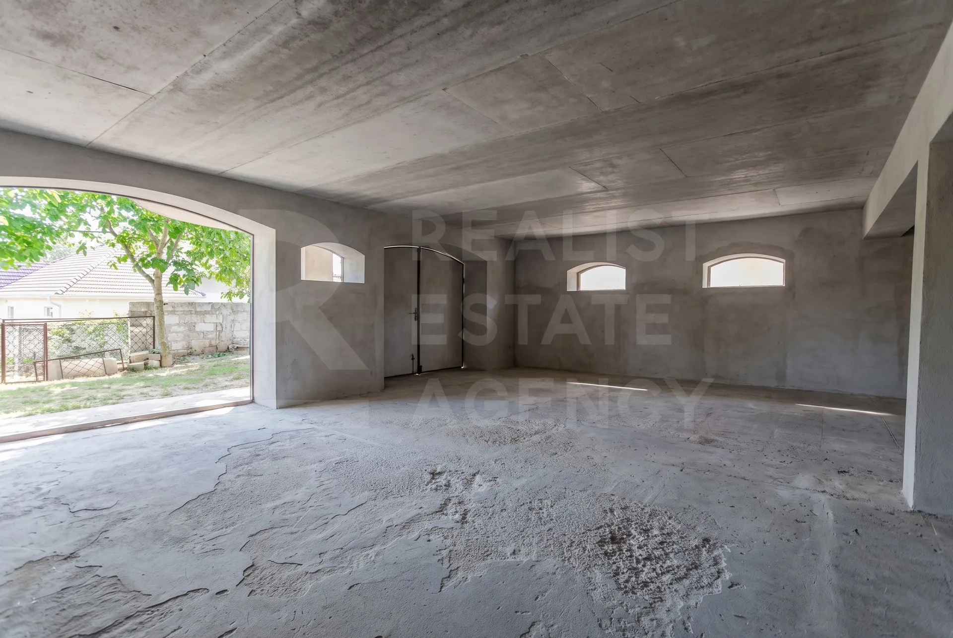 3-floor house, 5 rooms, 250 m² — Image 3