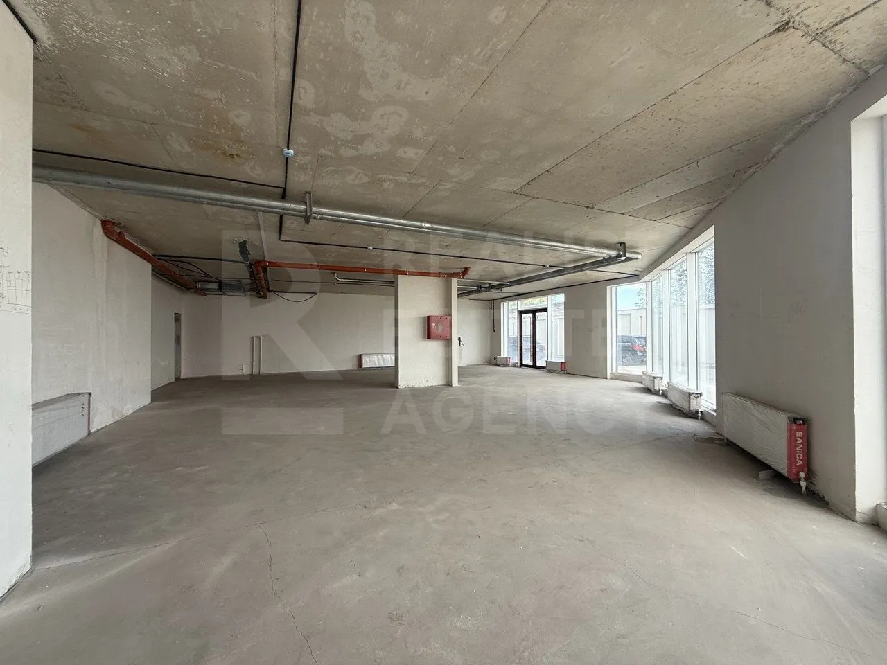 Spațiu comercial, 106 m² — Imagine 1