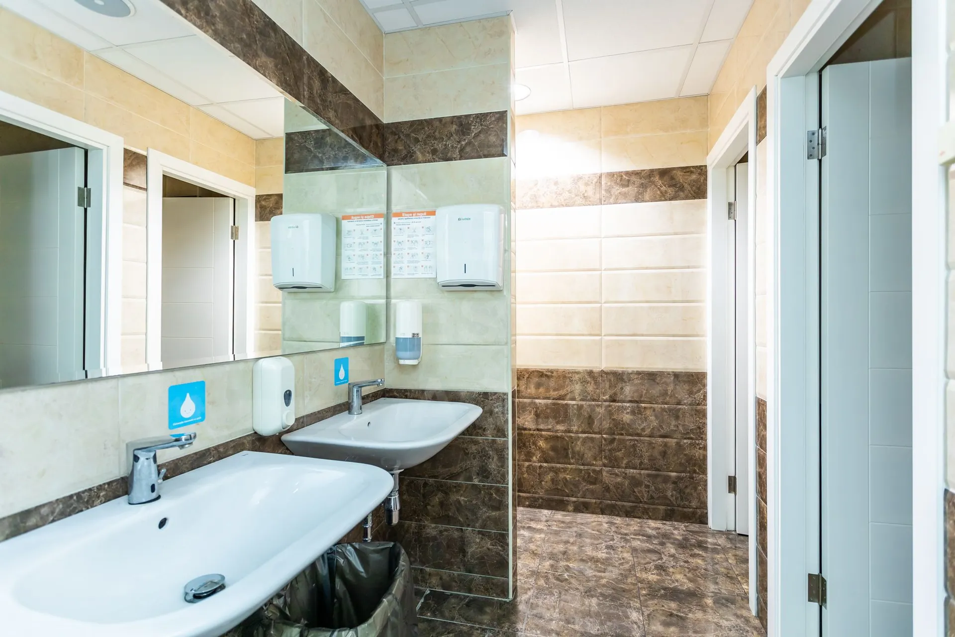 11-camere birou, 613.4 m² — Imagine 3