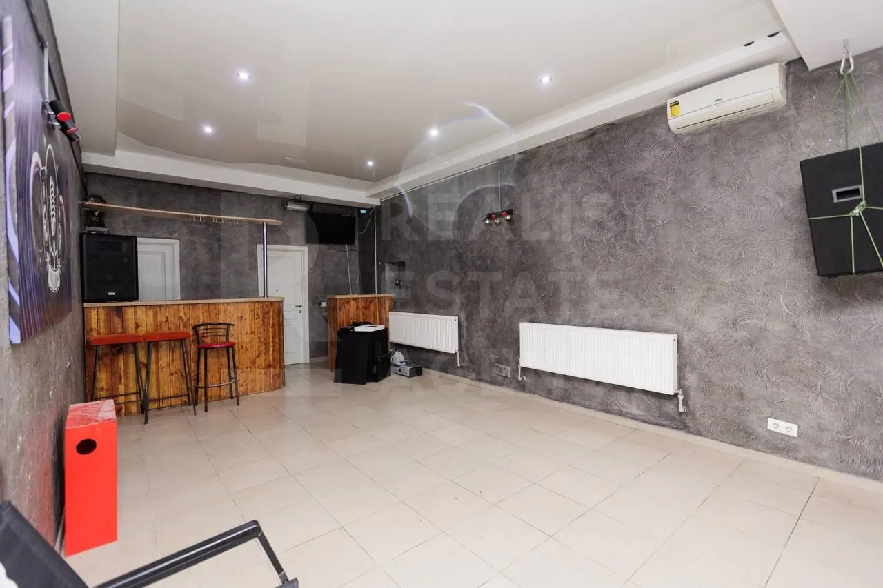 Spațiu comercial, 200 m² — Imagine 3
