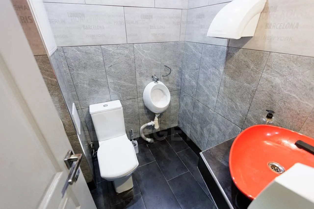 Spațiu comercial, 200 m² — Imagine 4
