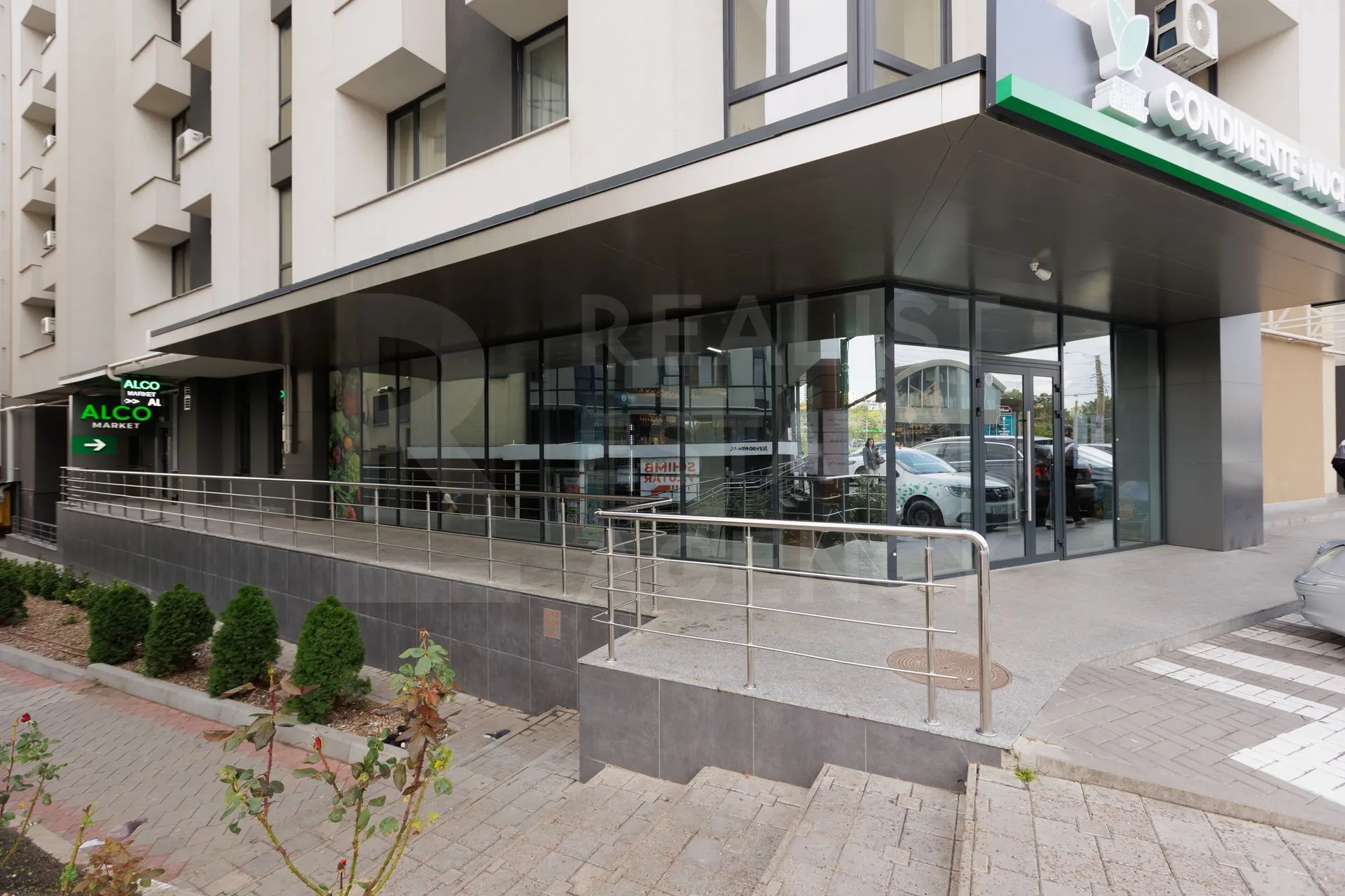 Spațiu comercial, 946 m² — Imagine 2