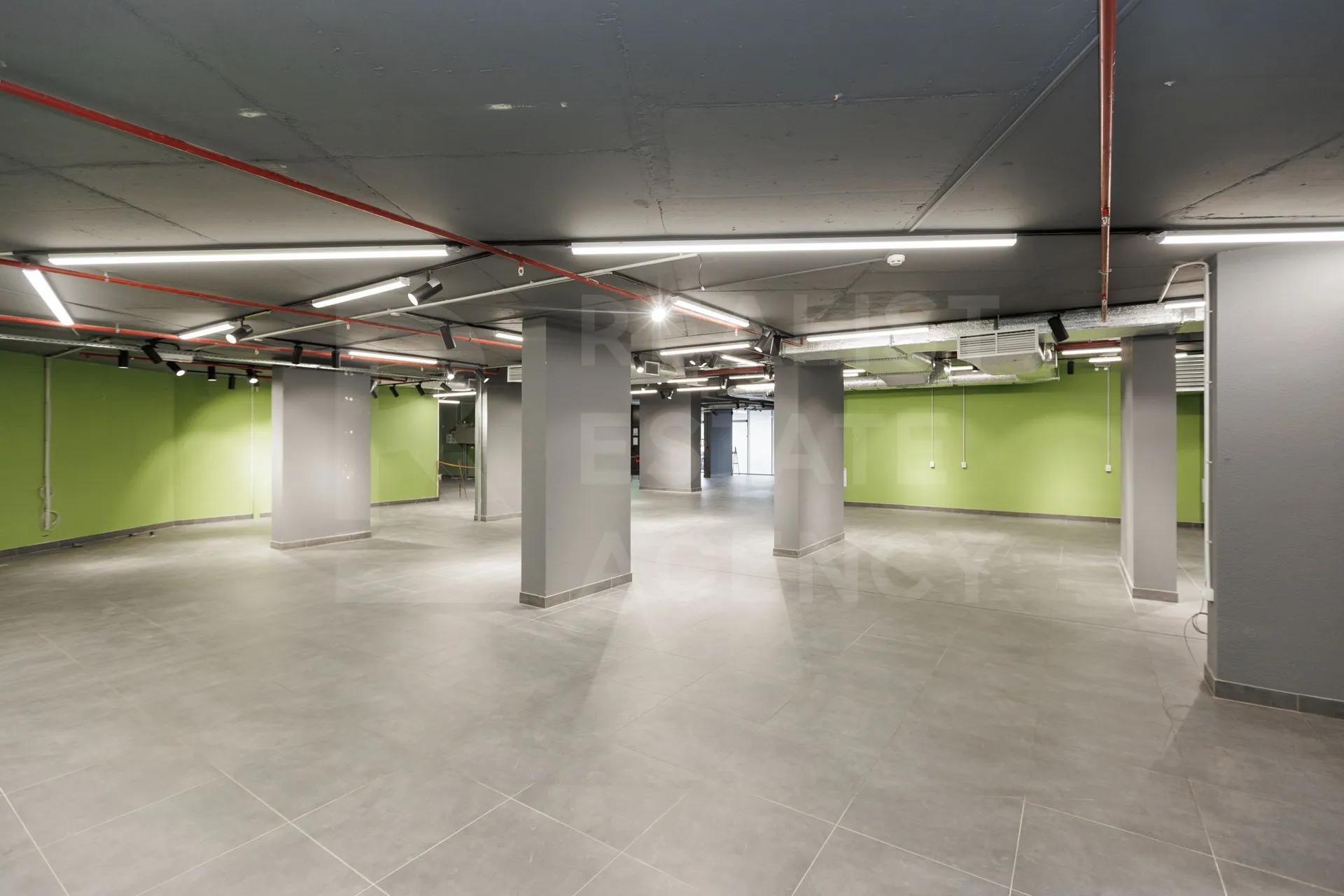 Spațiu comercial, 946 m² — Imagine 4