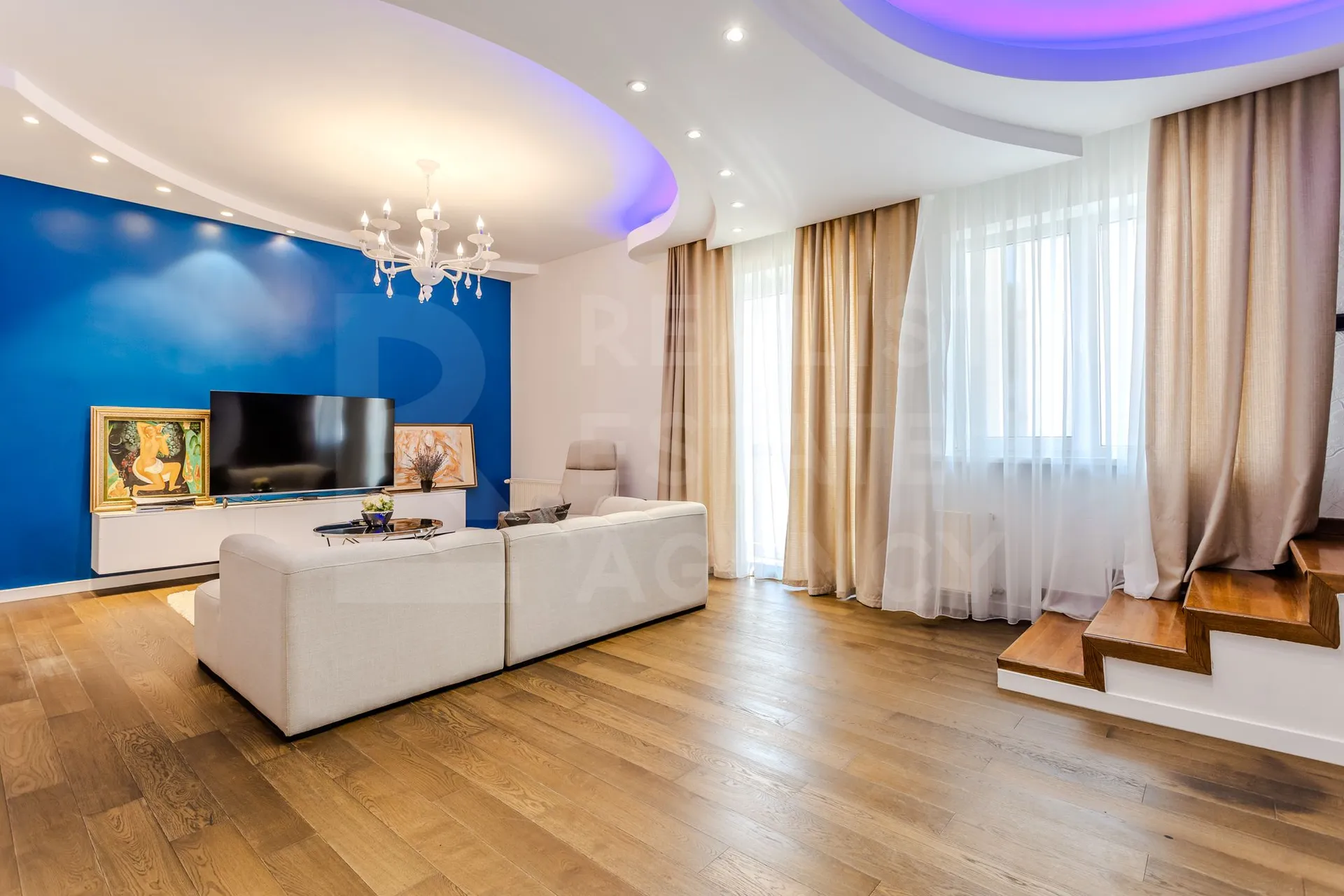 3-этажный дом, 4 комнаты, 250 м² — Изображение 3