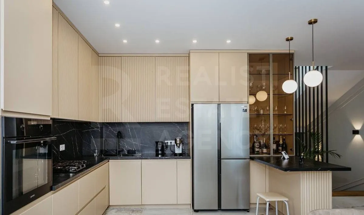 2-этажный дом, 5 комнат, 300 м² — Изображение 2