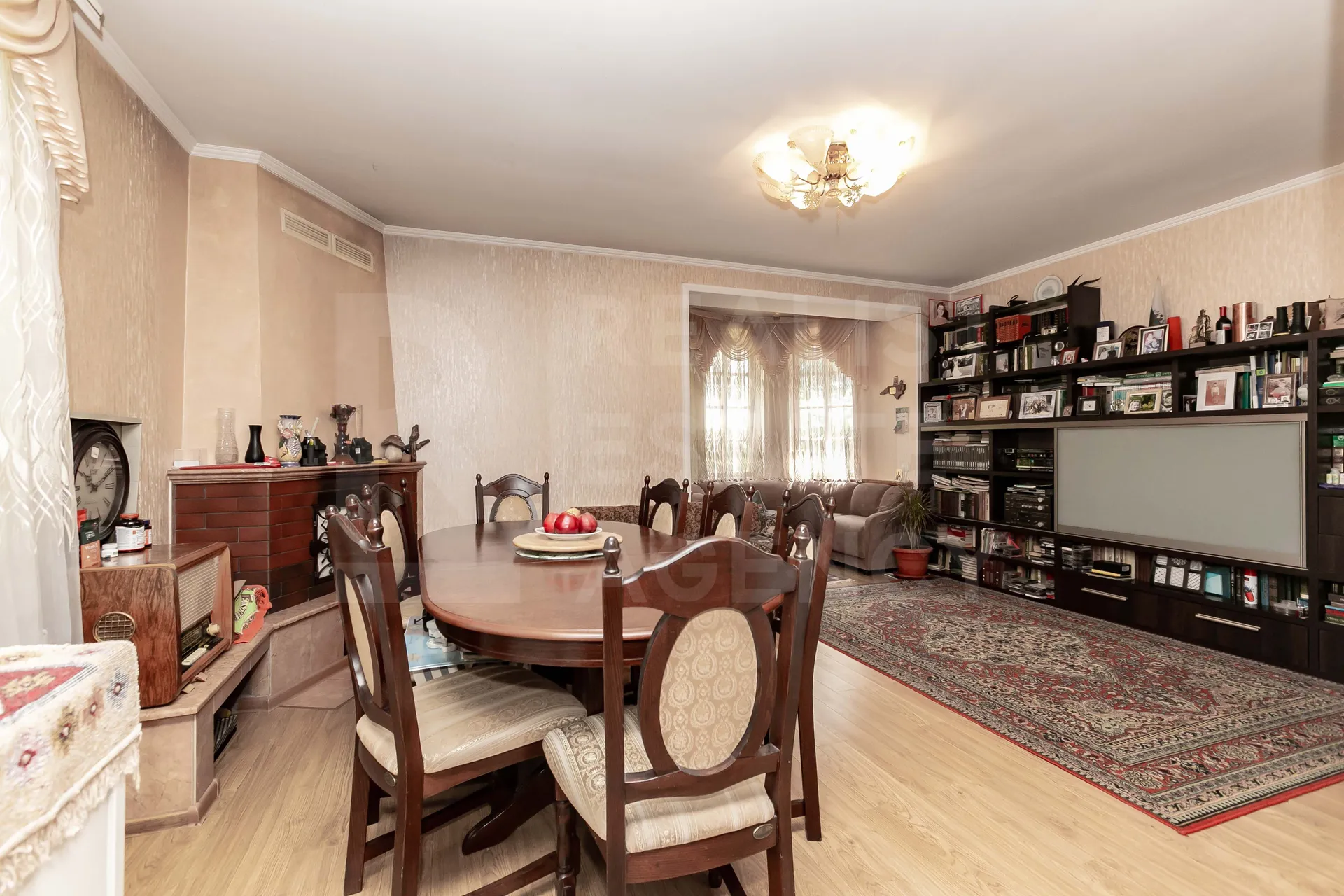 2-этажный дом, 4 комнаты, 315 м² — Изображение 3