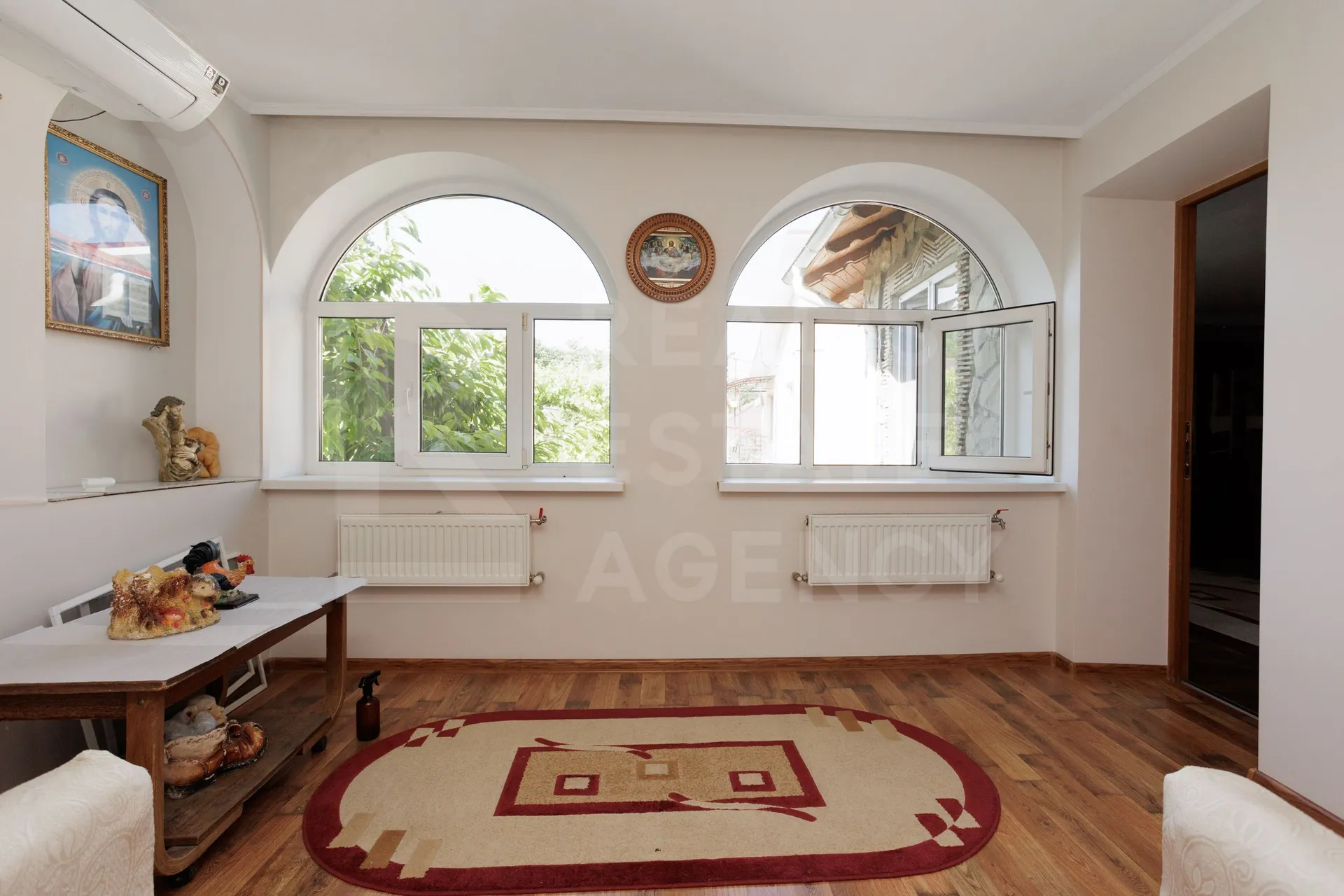 2-этажный дом, 5 комнат, 220 м² — Изображение 3