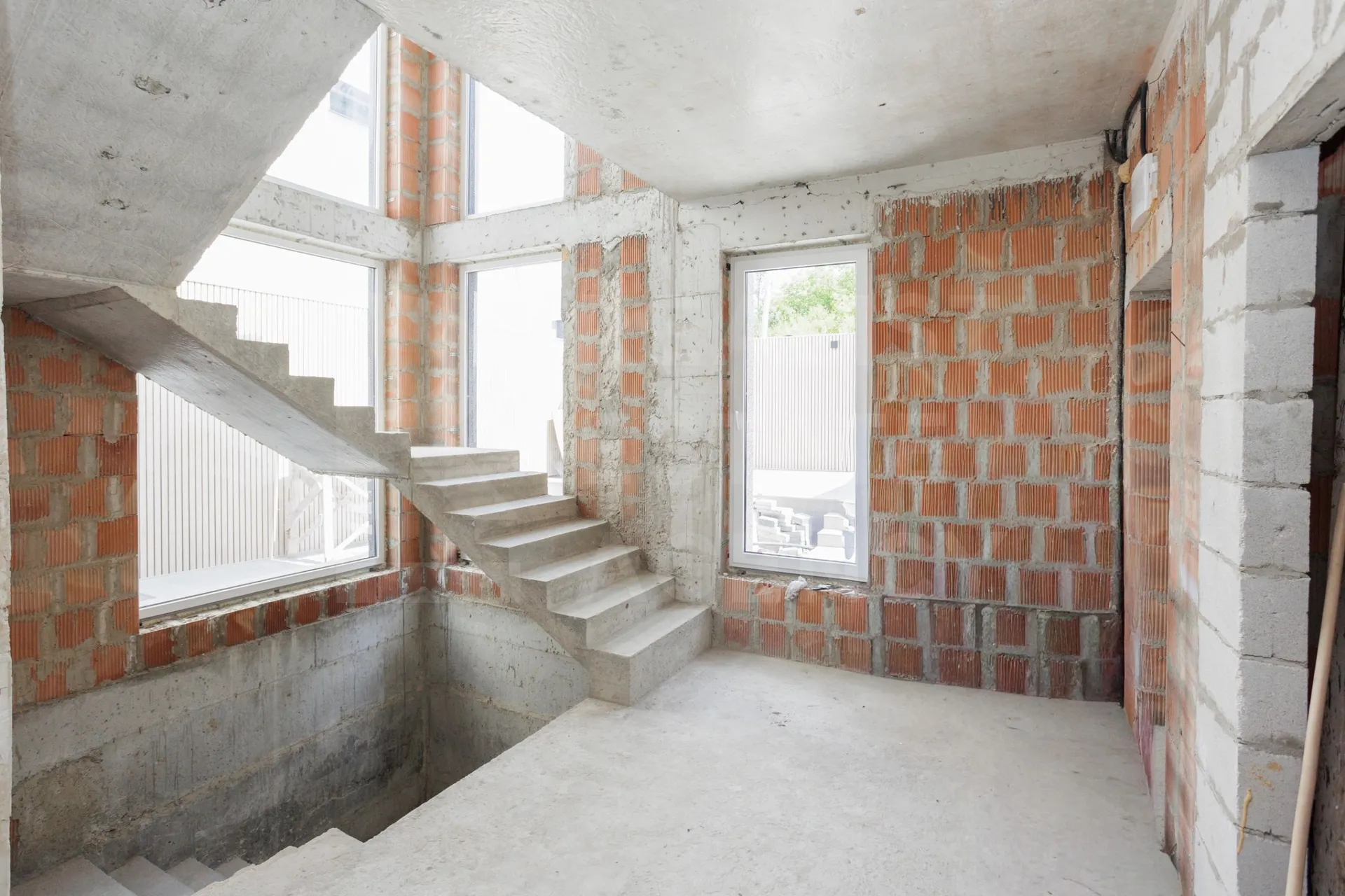 3-этажный дом, 4 комнаты, 180 м² — Изображение 3